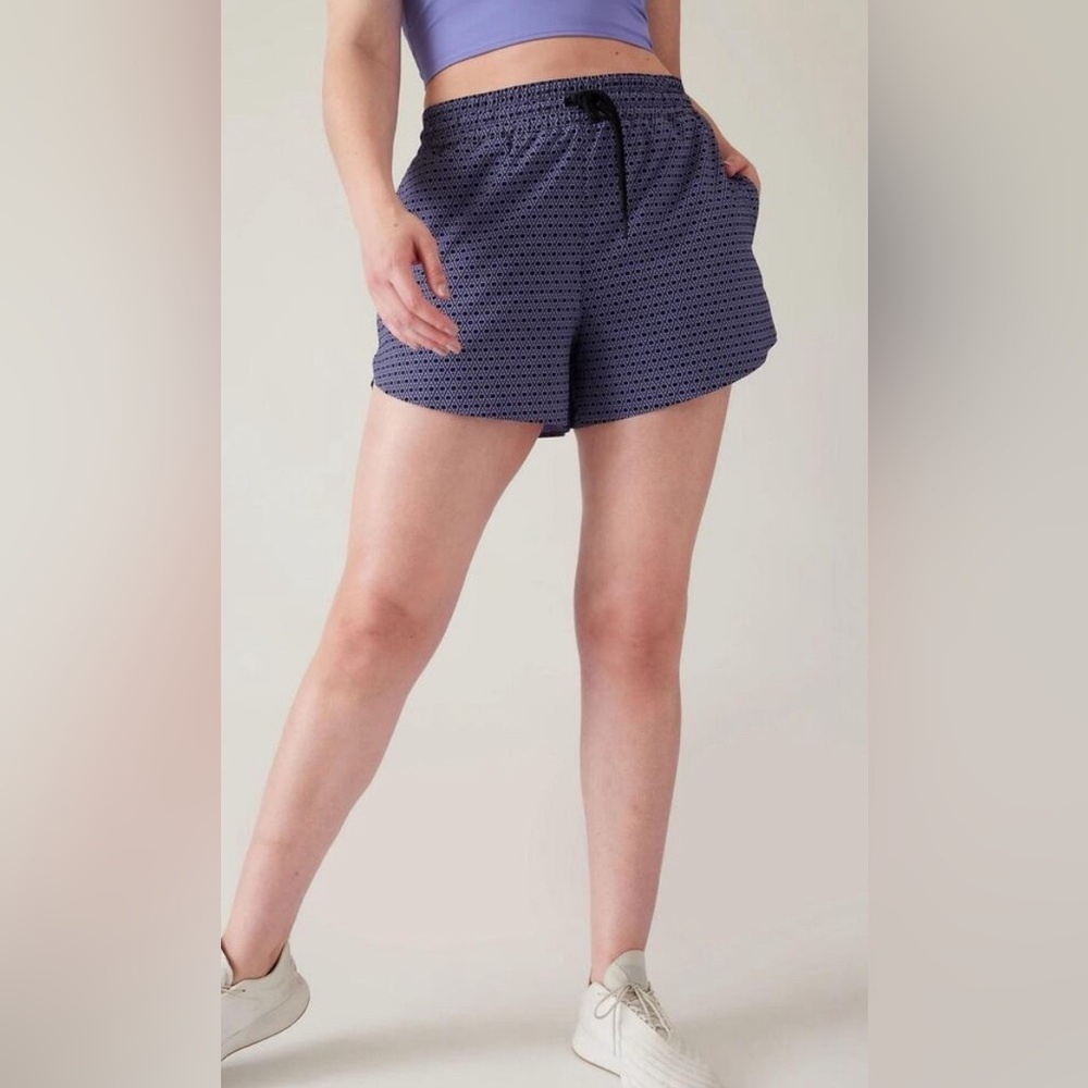 NWT Athleta Geometric Purple Crossroads Pocket Running Shorts Small
